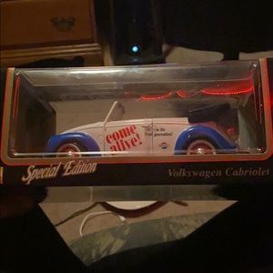 SpecialEdition PepsiMaistoVolkswagenCabriolet 1:18